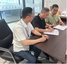 旧梯更新，华亿网页版人在行动